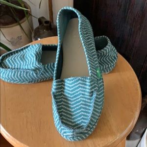 Sanuk slip on shoes